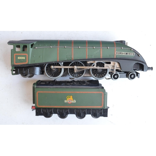 154 - Collection of vintage Hornby Dublo (3 rail electric) railway models and accessories to include boxed... 