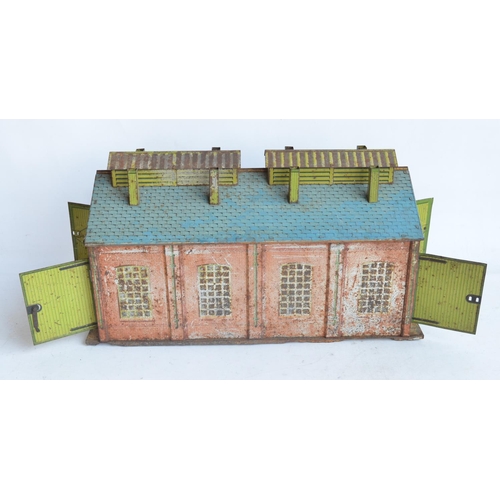 156 - Vintage Hornby Meccano O gauge tinplate lithographed No2 locomotive shed in fair condition for age. ... 