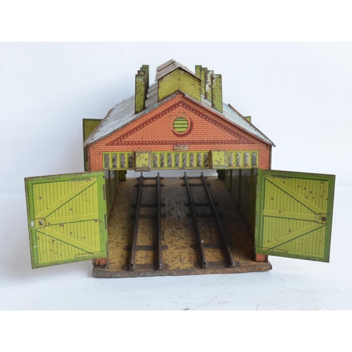 156 - Vintage Hornby Meccano O gauge tinplate lithographed No2 locomotive shed in fair condition for age. ... 