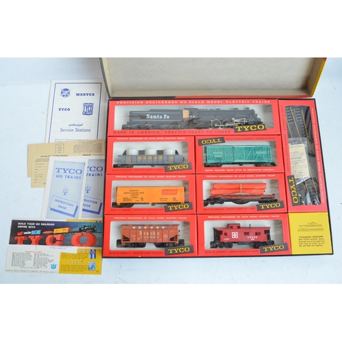 158 - Tyco HO gauge Capital Limited East, Streamliner set number T6212A, and 'Pacific Fast Rate' West set ... 