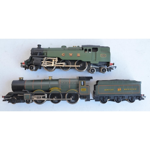 160 - Collection of vintage diecast vehicles, books and railway models to include a Dinky Supertoys 564 el... 