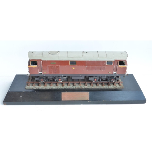 161 - Attractive large scale (approx 1/32) static (non-motorised) Hunslett NIR 101 Class diesel electric l... 