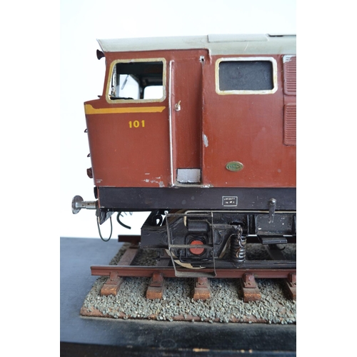 161 - Attractive large scale (approx 1/32) static (non-motorised) Hunslett NIR 101 Class diesel electric l... 