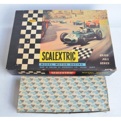 164 - Vintage MiniModels Scalextric Grand Prix Series GP33 boxed set with 2 cars, figures, track etc (cars... 