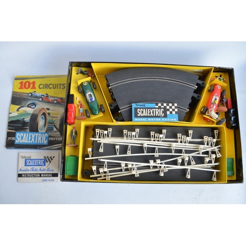 164 - Vintage MiniModels Scalextric Grand Prix Series GP33 boxed set with 2 cars, figures, track etc (cars... 