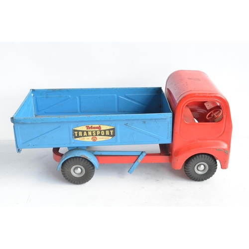 168 - Large scale vintage 1960's Tri-ang Series 300 pressed steel tipper truck in very good condition for ... 