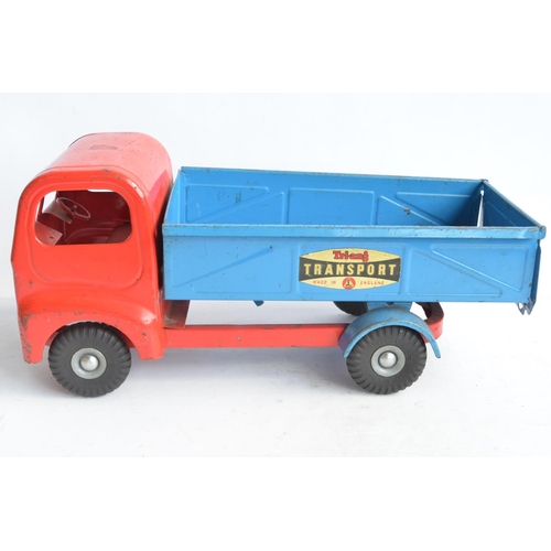 168 - Large scale vintage 1960's Tri-ang Series 300 pressed steel tipper truck in very good condition for ... 