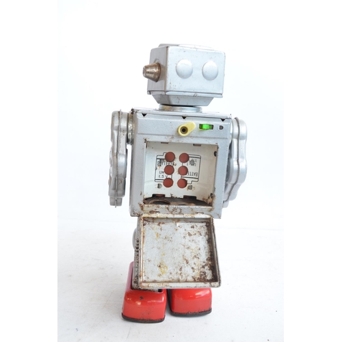 176 - Charming vintage (C1960's) Japanese made battery powered tinplate robot figure in good external cond... 