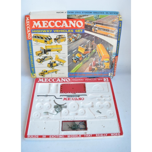 177 - Collection of Meccano including boxed sets (some incomplete, boxes in poor condition), vintage table... 