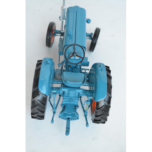 181 - Universal Hobbies 1/16th scale highly detailed diecast Fordson Power Major tractor model in mint con... 