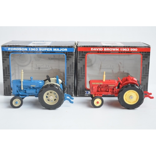 184 - Collection of 1/32 farm models, plastic and diecast to include Britain's 9592 Massey Ferguson Tracto... 