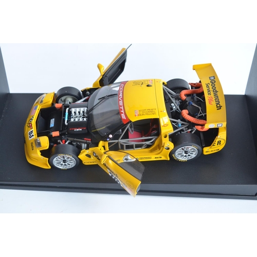 189 - Autoart Racing Division 1/18 scale highly detailed Corvette C5-R diecast model car in near mint cond... 