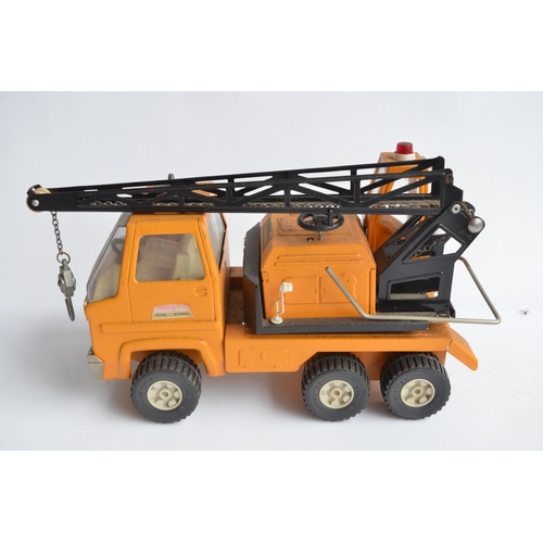 199 - Collection of model vehicles to include a vintage Sanson Rico Junior pressed steel crane truck (dama... 