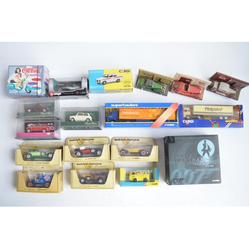 200 - Collection of mostly boxed diecast model vehicles to include 3x unboxed Matchbox Models Of Yesteryea... 