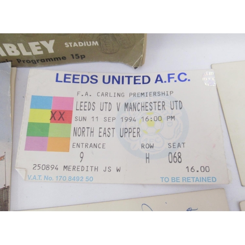 938 - Leeds United Interest - 15 1972 Leeds United team and team related signatures written on individual ... 