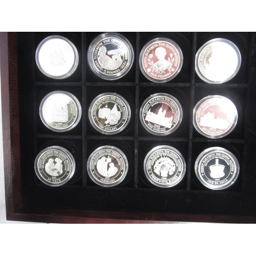 721 - The Official Coin Collection in Honour of H.M. Queen Elizabeth The Queen Mother case cont. 24 Royal ... 