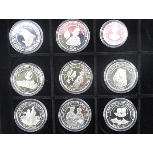 722 - The Official Coin Collection in Honour of H.M. Queen Elizabeth The Queen Mother case cont. 20  Royal... 