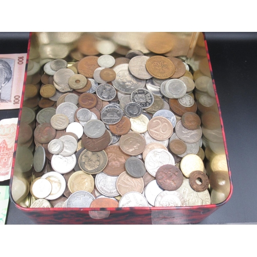 785 - Assorted collection of GB, Commonwealth and International coins & bank notes