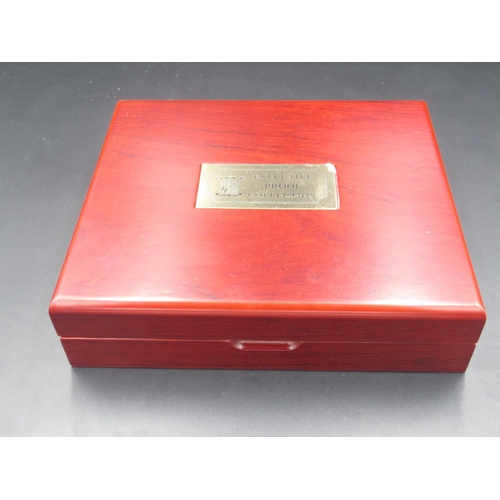 755 - Royal Mint - 2007 United Kingdom Executive Proof Set, Limited Edition no.3194/5000, in original box ... 