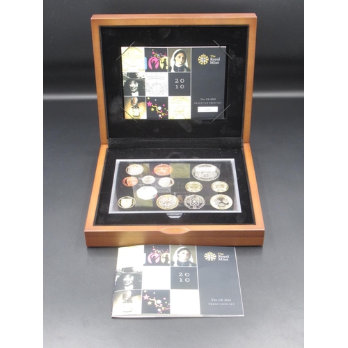 738 - Royal Mint - 2010 United Kingdom Executive Proof Set, Limited Edition no.2689/5000, in original box ... 