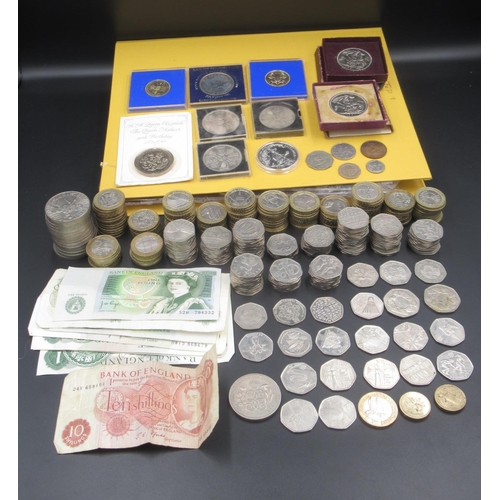 747 - Large mixed collection of British coins and bank notes to inc. commemorative £2 coins (approx 247) 5... 