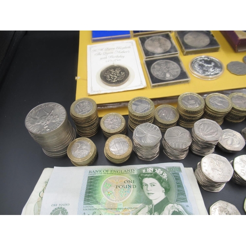 747 - Large mixed collection of British coins and bank notes to inc. commemorative £2 coins (approx 247) 5... 