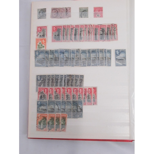 822 - Assorted collection of GB, commonwealth and International stamps to inc. stamp book of GB Postage Du... 