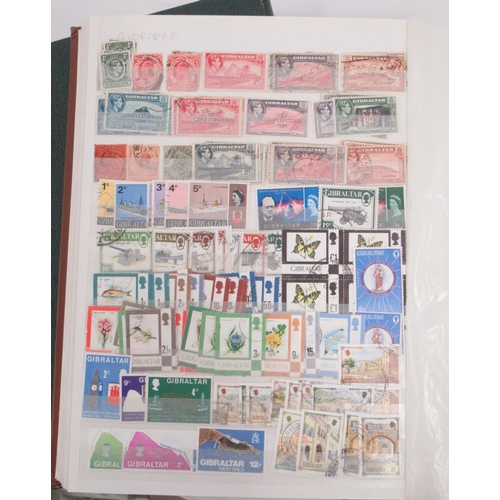 822 - Assorted collection of GB, commonwealth and International stamps to inc. stamp book of GB Postage Du... 