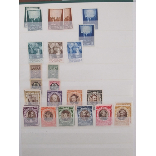 823 - Assorted collection of International stamps to inc. folder w/slip-case of c20th Vatican stamps, a st... 