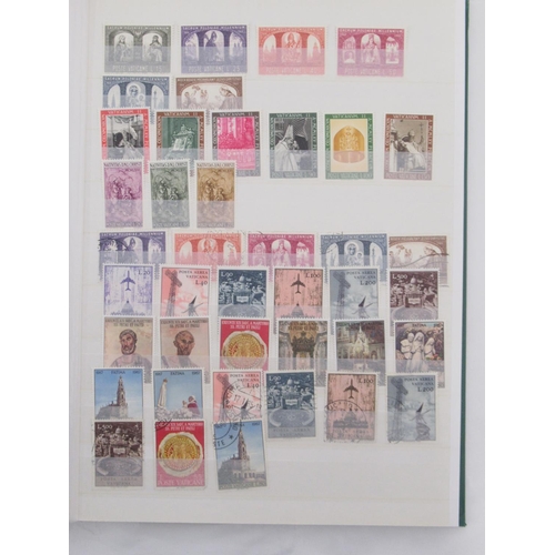 823 - Assorted collection of International stamps to inc. folder w/slip-case of c20th Vatican stamps, a st... 