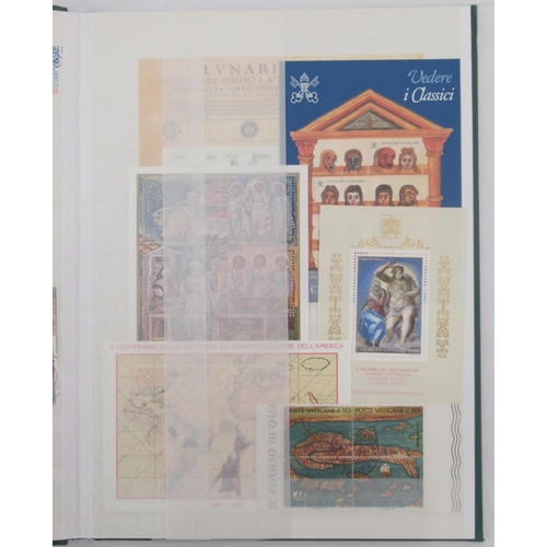 823 - Assorted collection of International stamps to inc. folder w/slip-case of c20th Vatican stamps, a st... 