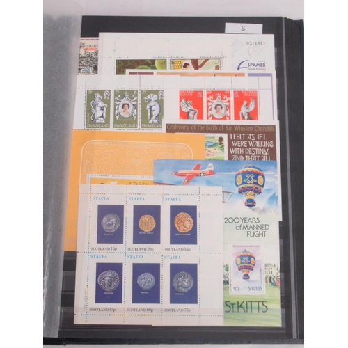 825 - Collection of assorted World and GB mini-sheets in 5 books/folders, from New Zealand, Haiti, Barbado... 