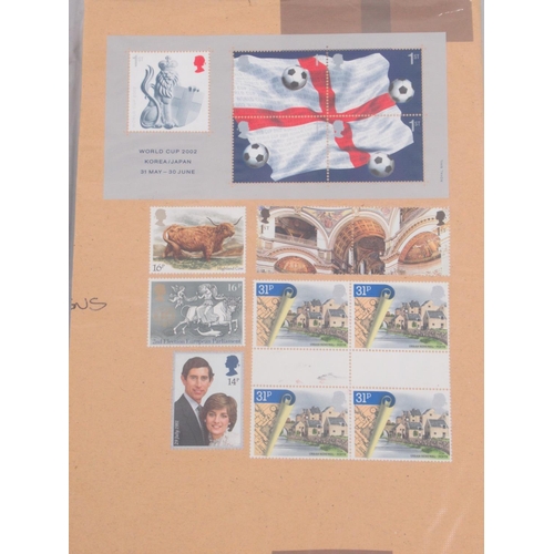 825 - Collection of assorted World and GB mini-sheets in 5 books/folders, from New Zealand, Haiti, Barbado... 