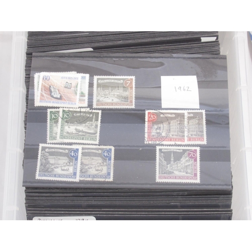 827 - Assorted collection of German Stamp sets, Air World and International Covers, & mixed stamp booklets... 