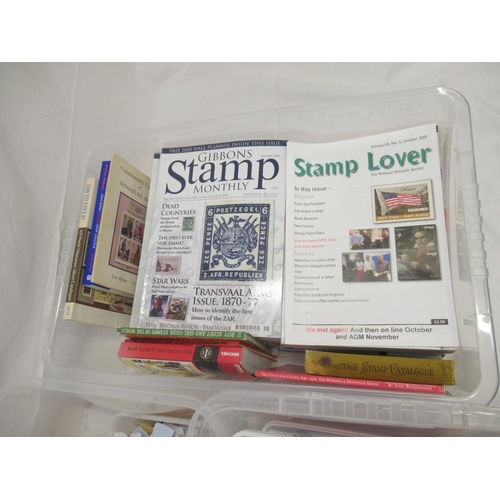 832 - Large assorted collection of loose stamps (both on and off paper) and a collection of stamp magazine... 