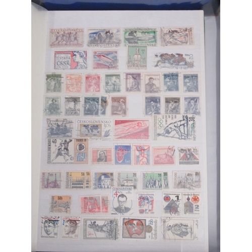 844 - Assorted collection of International and British stamps in 15 folders/albums