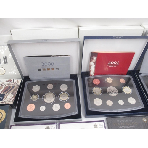 714 - The Royal Mint - large collection of mixed Royal Mint coins to inc. 2 2015 UK £100 Buckingham Palace... 