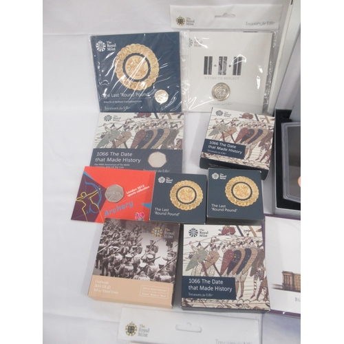 714 - The Royal Mint - large collection of mixed Royal Mint coins to inc. 2 2015 UK £100 Buckingham Palace... 