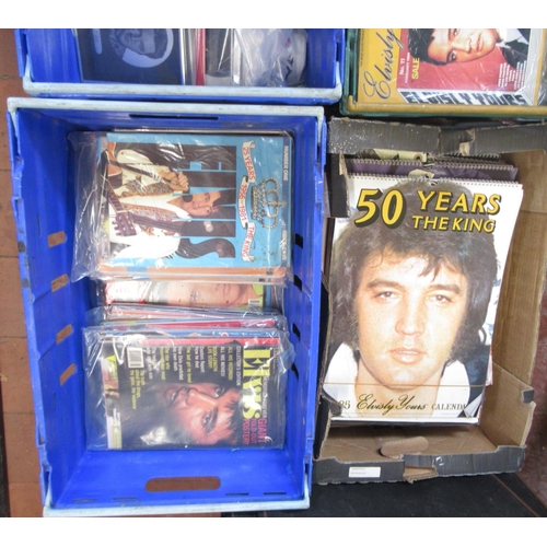 934 - Large collection of Elvis Presley memorabilia to inc. magazines, badges, reproduction posters, etc. ... 