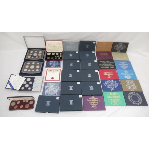 745 - Assorted collection of Royal Mint coinage of Great Britain and yearly Proof coin collections (34)