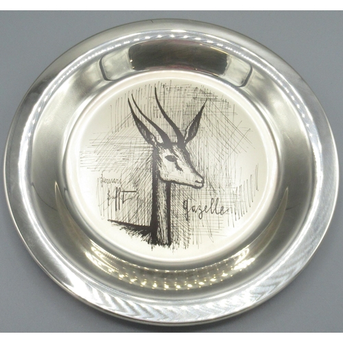 1043 - Bernard Buffet sterling silver Gazelle plate, stamped 925, C.1973, boxed with certificate, D20cm, 6.... 