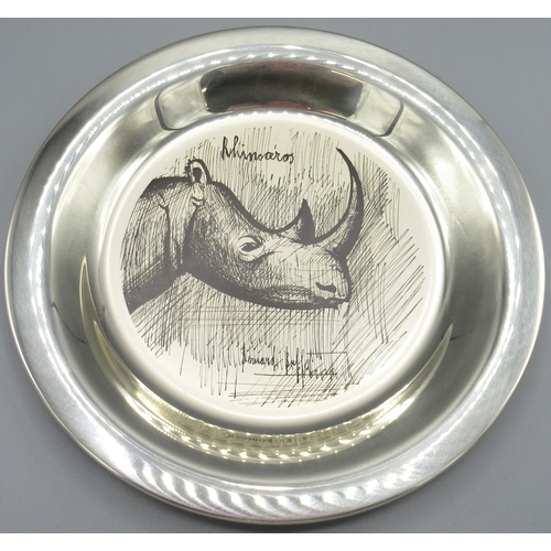 1044 - Bernard Buffet sterling silver Rhino plate, stamped 925, boxed with certificate, D20cm, 6.5ozt