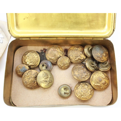 1063 - Queen Mary Christmas Tin containing a collection of  brass buttons. Victory Medal, 1914-18 War Medal... 