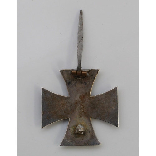 1068 - WWI Iron Cross, 1st Class. With original pin. Showing slight wear to numbers, 'W' and crown, but ove... 