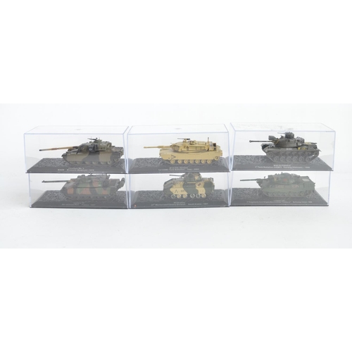 236 - Collection of diecast armour models including 24 cased 1/72 tanks from DeAgostini (no magazines), a ... 