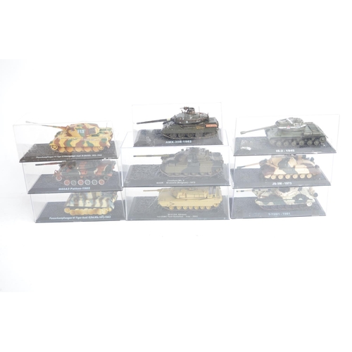 237 - Collection of 1/72 scale diecast WWII to modern armour models to include 23 DeAgostini examples (no ... 