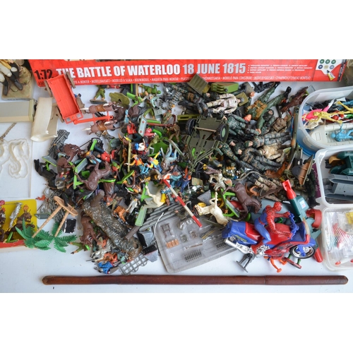 246 - Collection of toy soldiers and other figures to include Britain's Deetail Knights, Cowboys, American... 