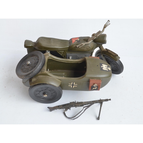 247 - Three 1/6 scale German WWII action figures from Dragon with 3 boxes (please note 1 figure does not m... 