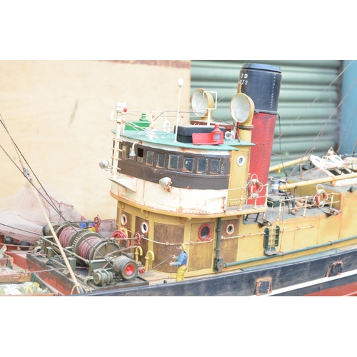 262 - Large radio controlled model of the oceanic trawler 'Boston Typhoon' of Fleetwood, fibre glass hull ... 