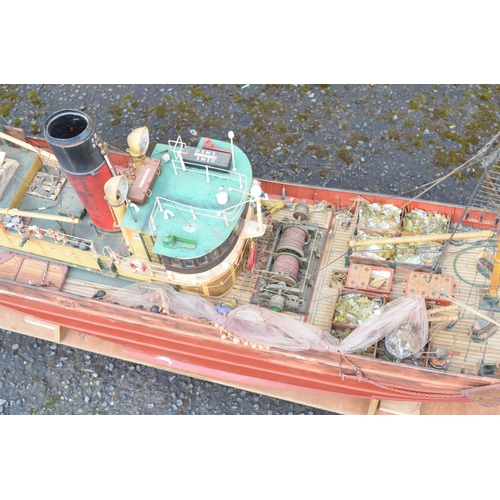 262 - Large radio controlled model of the oceanic trawler 'Boston Typhoon' of Fleetwood, fibre glass hull ... 